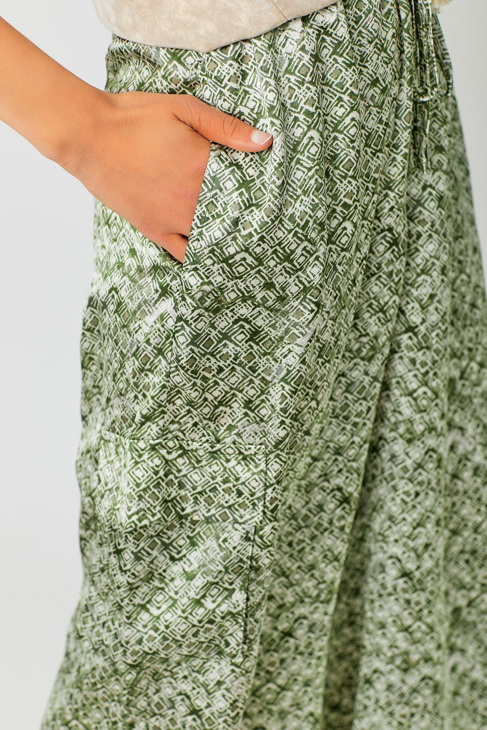 DOORBUSTER: Satin Printed Wide Leg Cargo Pants