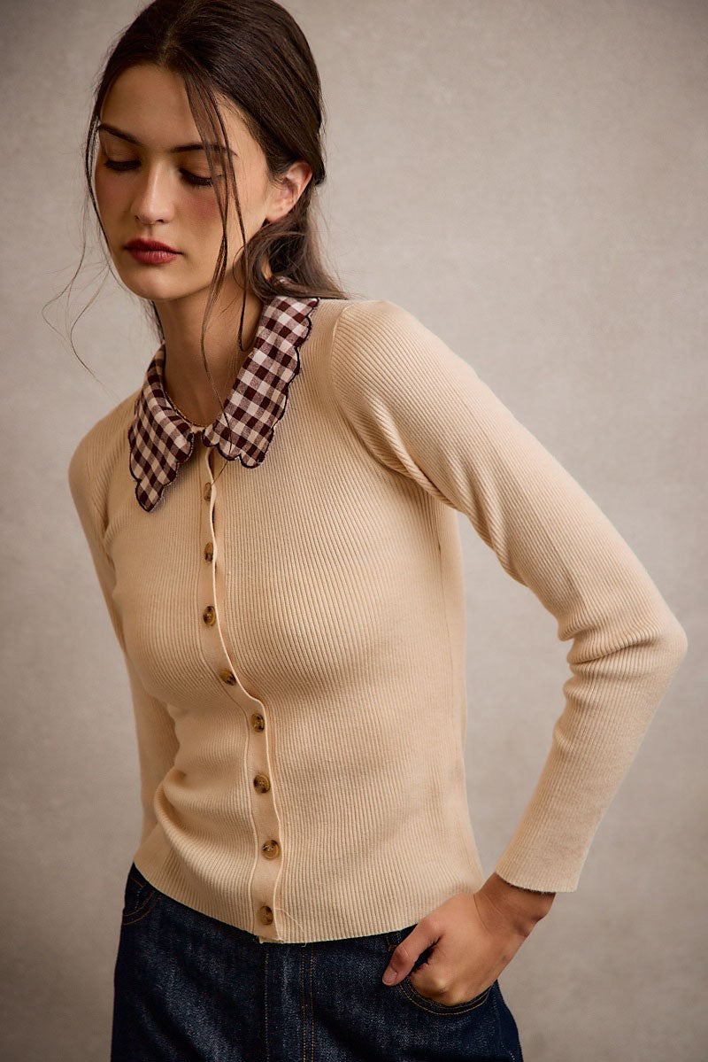 Scallop Collar Checkered Knit Top
