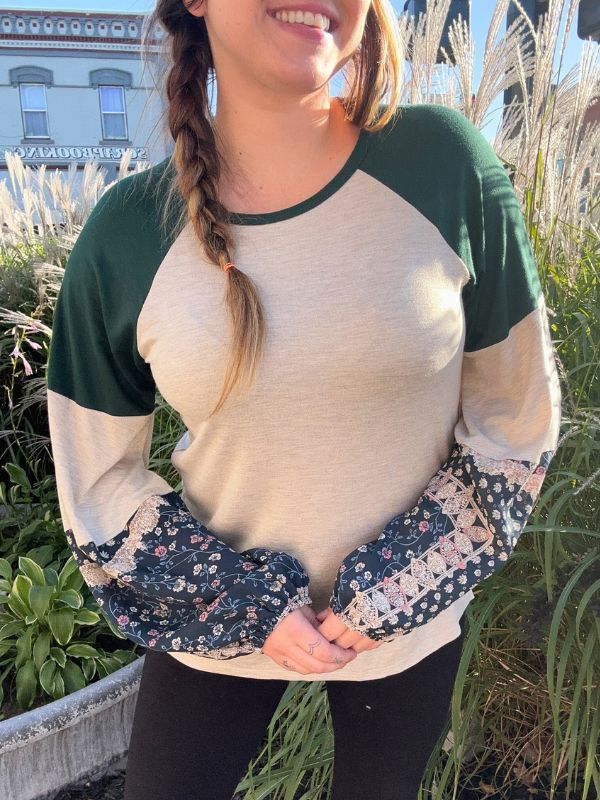 DOORBUSTER: Color-blocked Side Slit Balloon Long Sleeve Top
