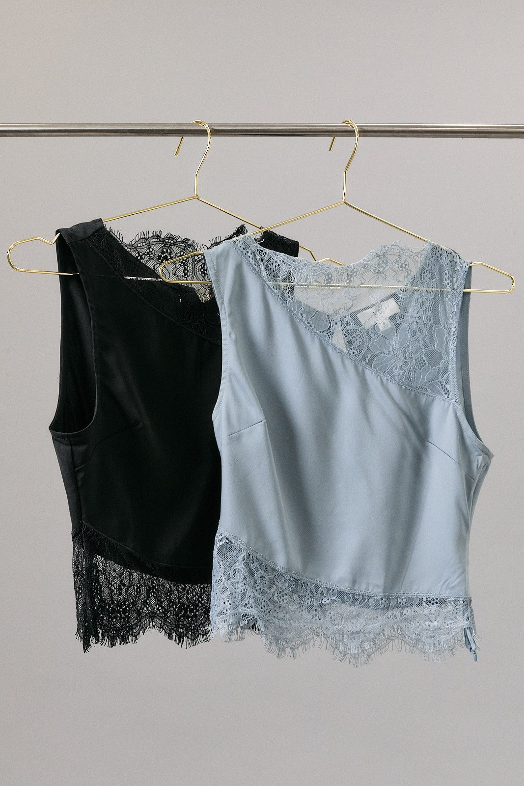 Elegant Lace Sleeveless Top