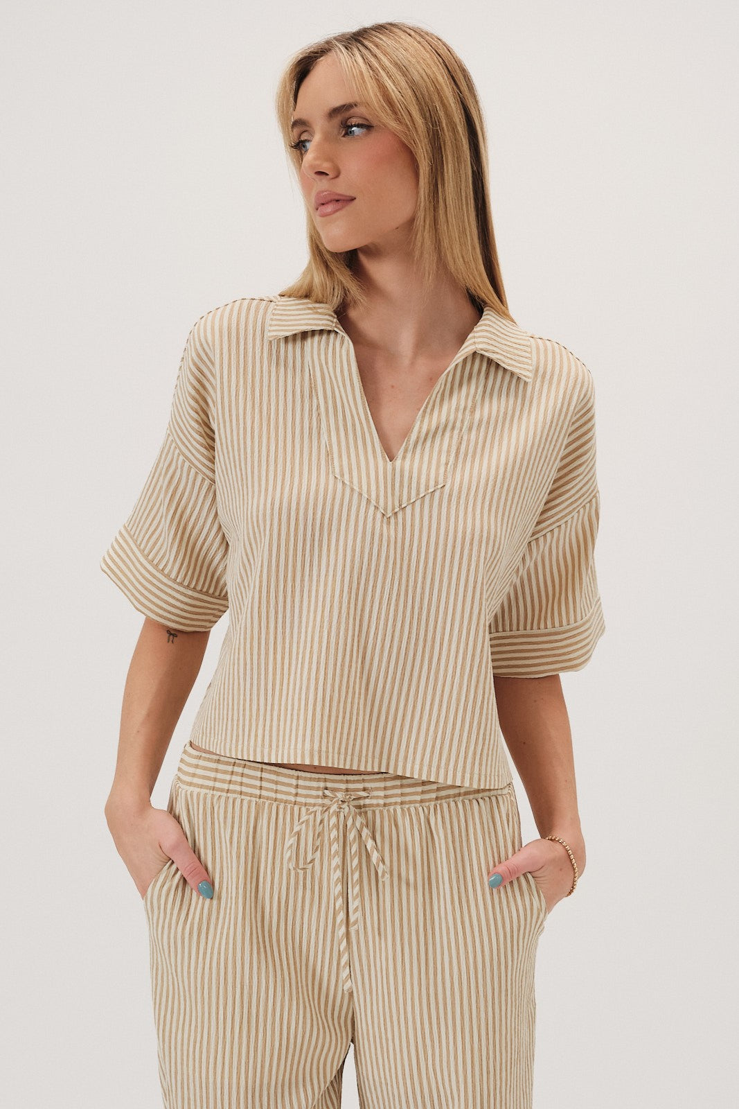 Linen Collared Split Neck Top