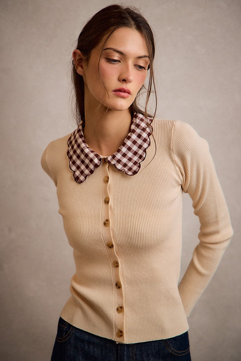 Scallop Collar Checkered Knit Top