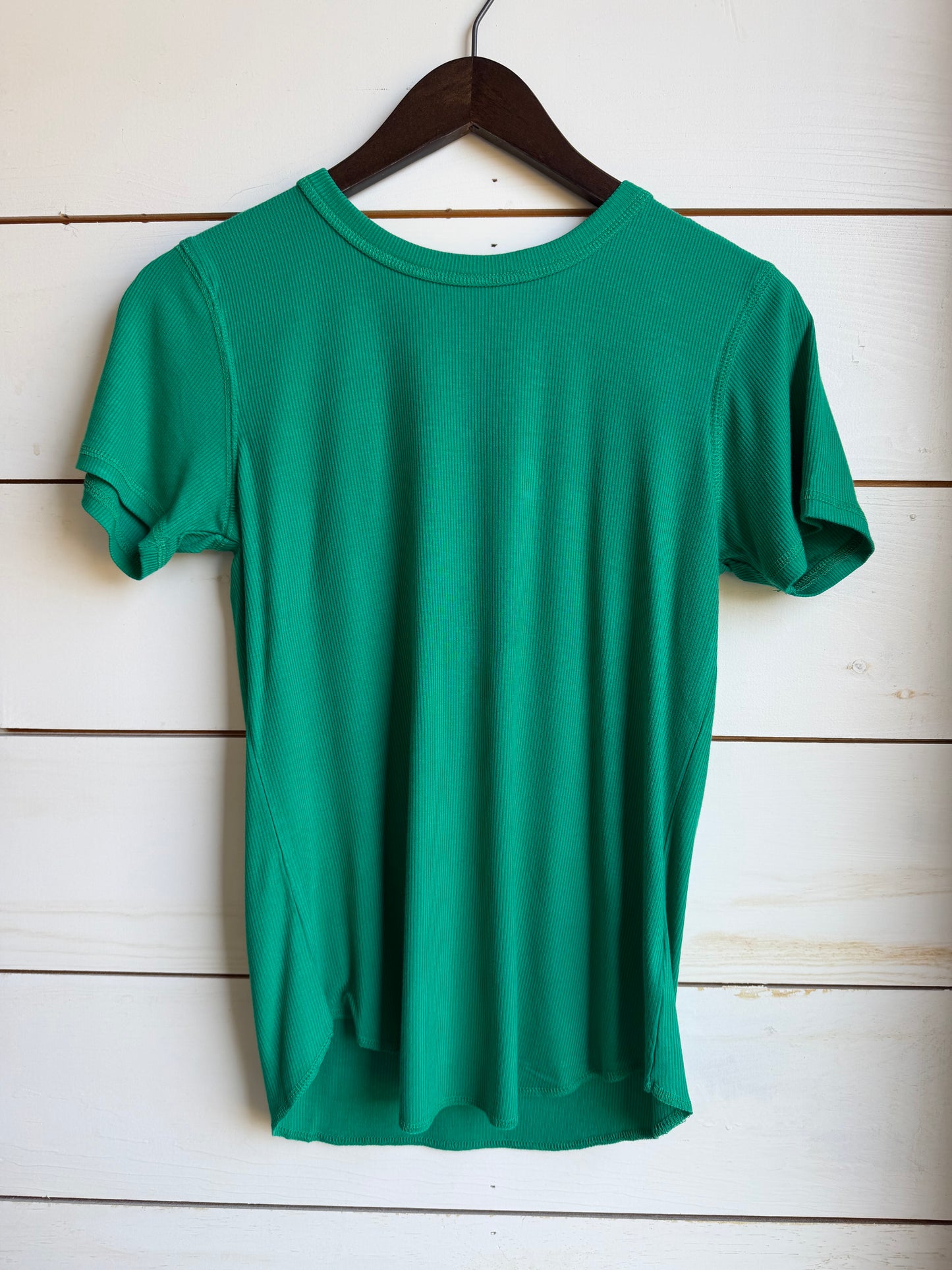 Ribbed Curved Hem Tee