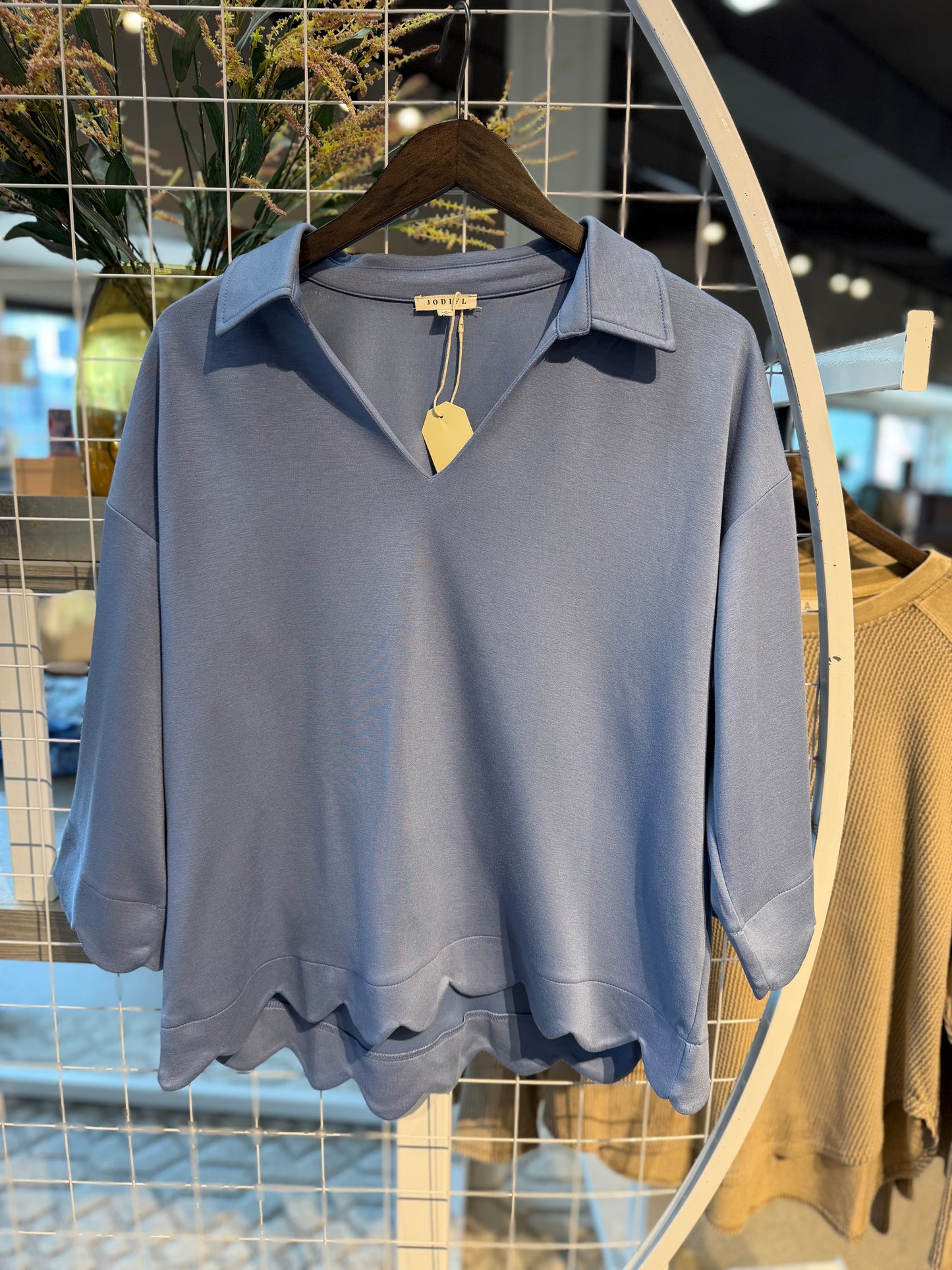 Scallop Edge V-Neck Blouse