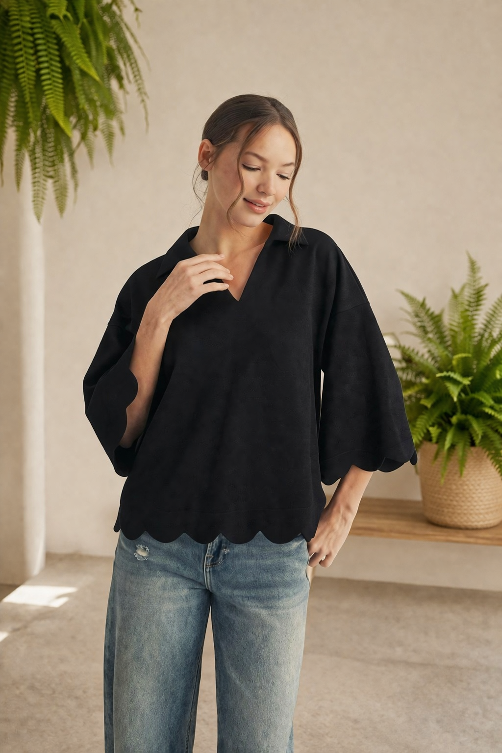 Scallop Edge V-Neck Blouse