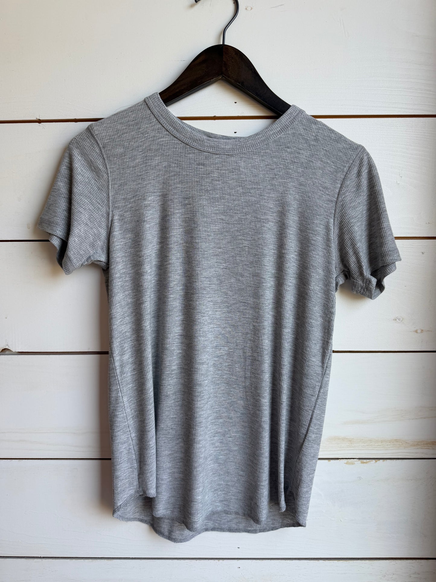Ribbed Curved Hem Tee