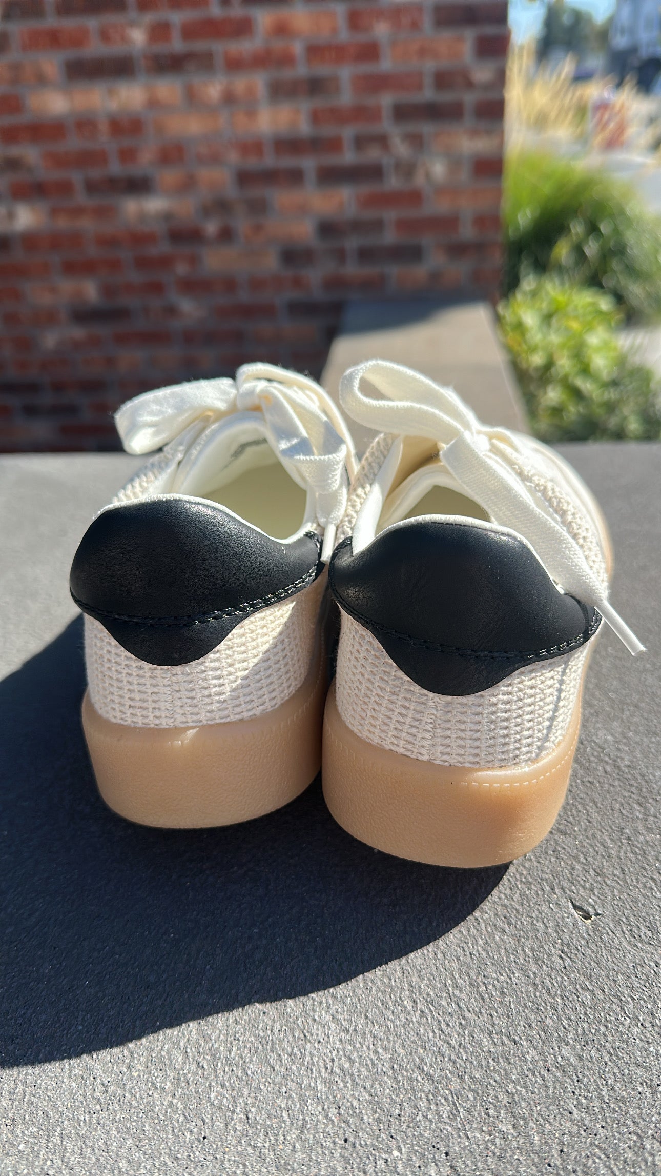 Axel Black & White Sneaker