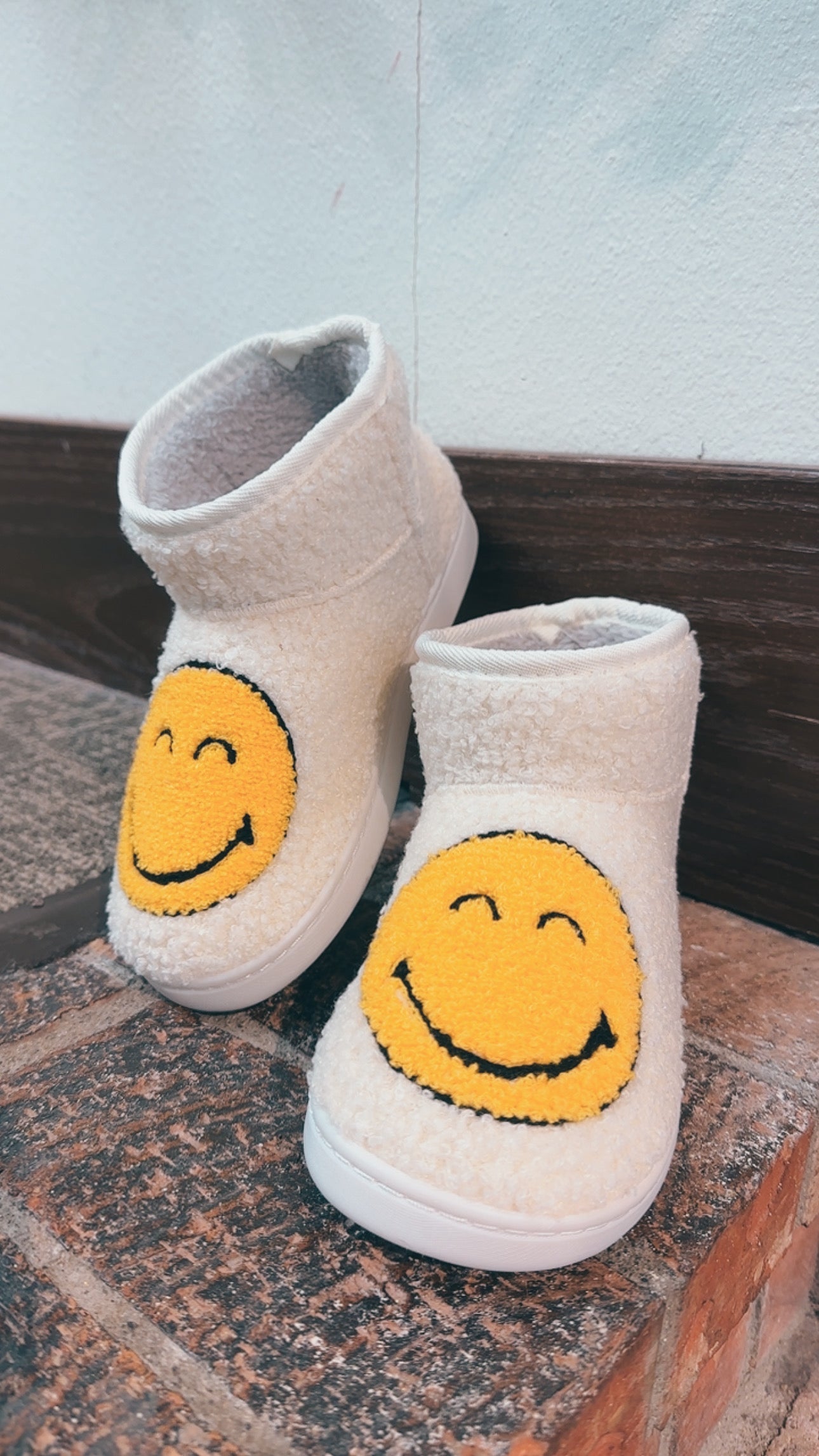 Smiley Face Chill Slipper Boot