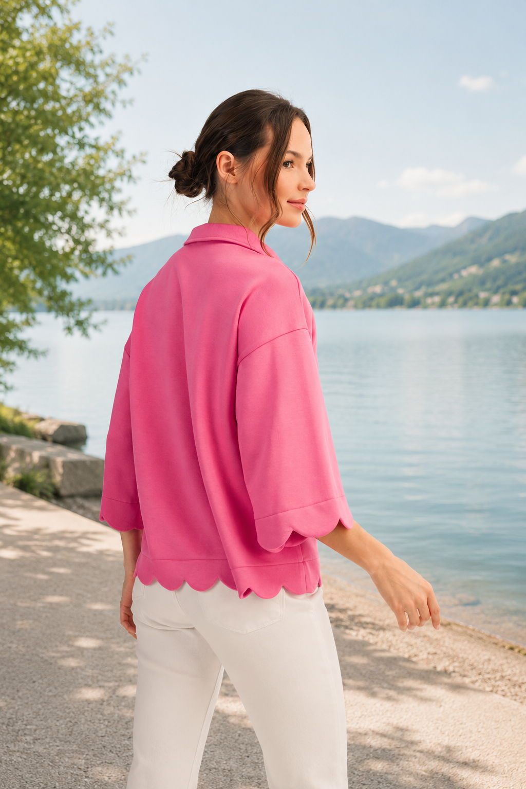 Scallop Edge V-Neck Blouse