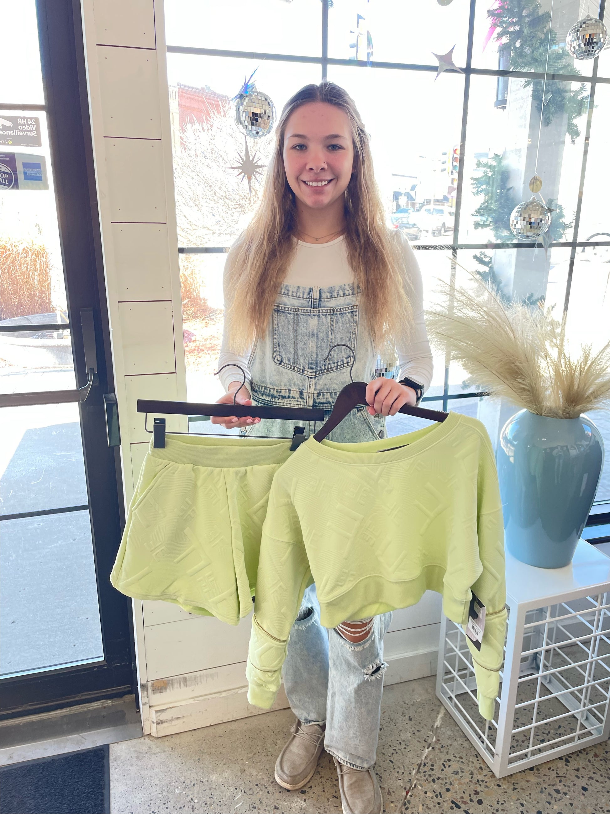 Casiane Cropped Outfit Set - North Threads