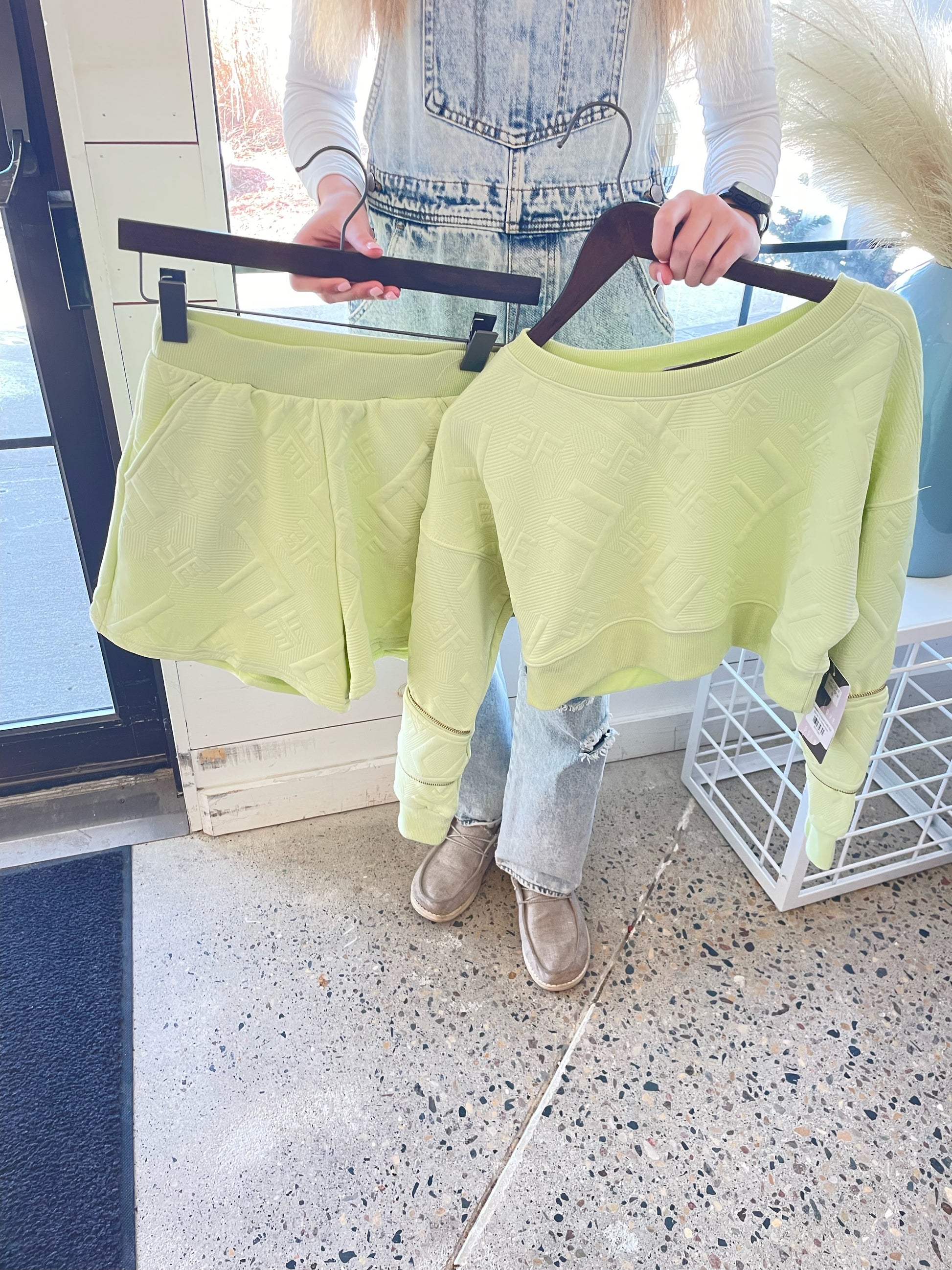 Casiane Cropped Outfit Set - North Threads