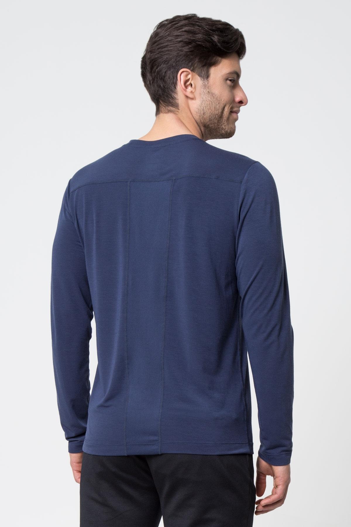 Edge Knit Shirt.